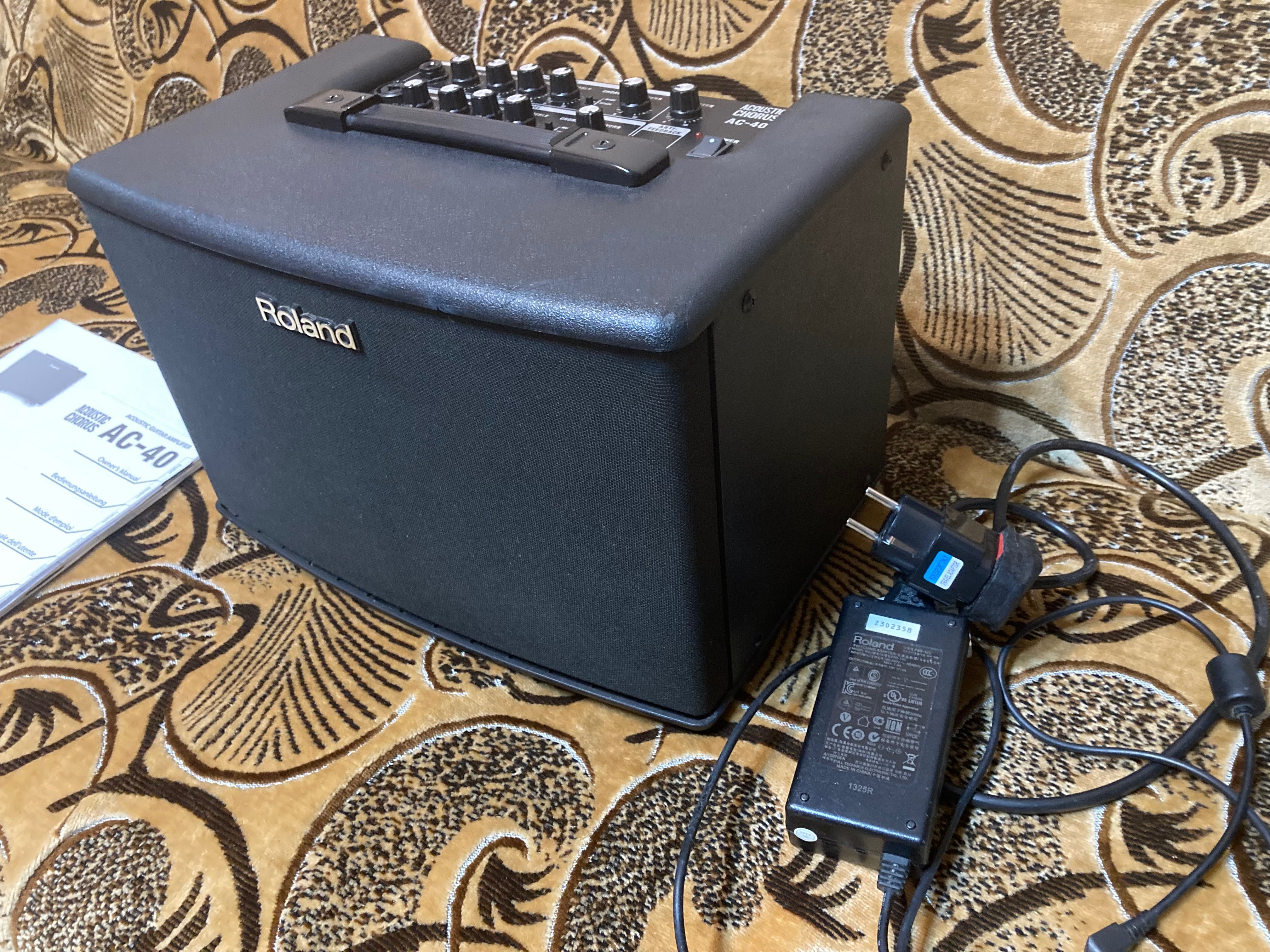 Roland AC-40 Комбопідсилювач з рідним блоком живлення та інструкцією