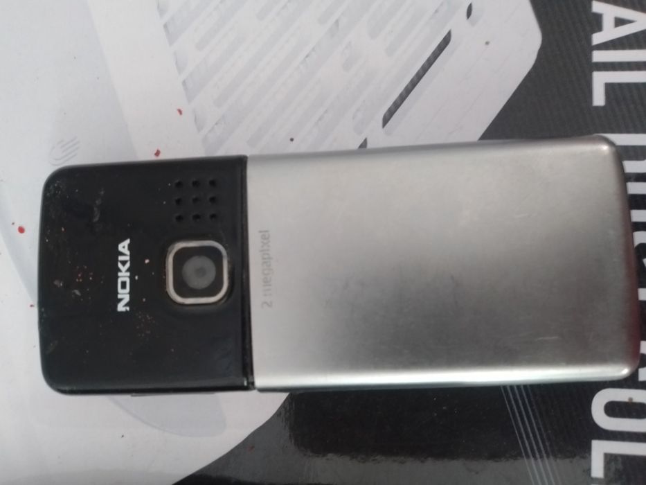 Продам мобильный телефон кнопочный Нокиа 6300. Нокиа 1100