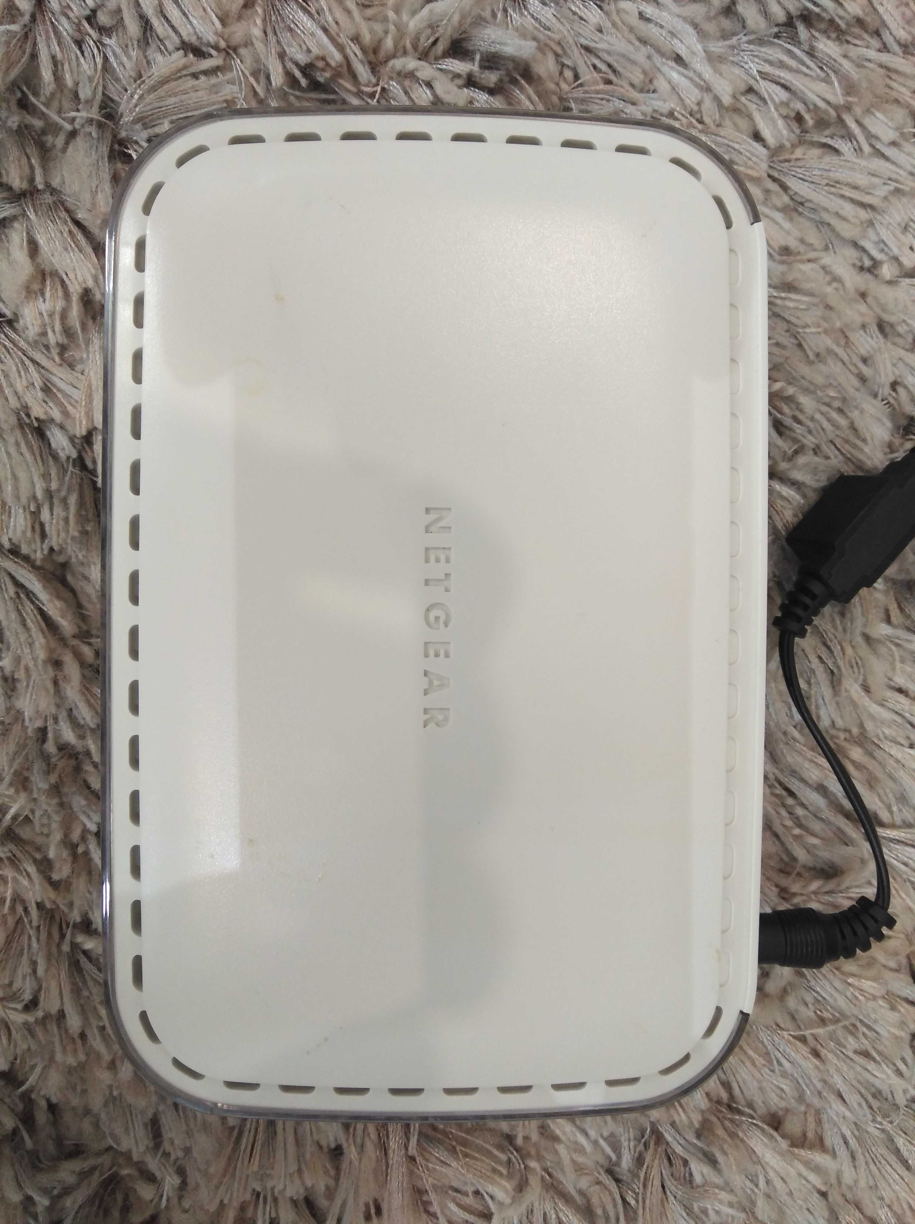 Switch NETGEAR FS608 v3 (8 port 10/100Mbps)