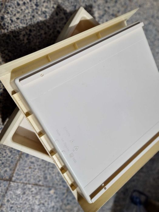 Gavetas Europa de pvc bege