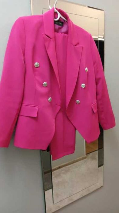 Garnitur damski ze spodniami