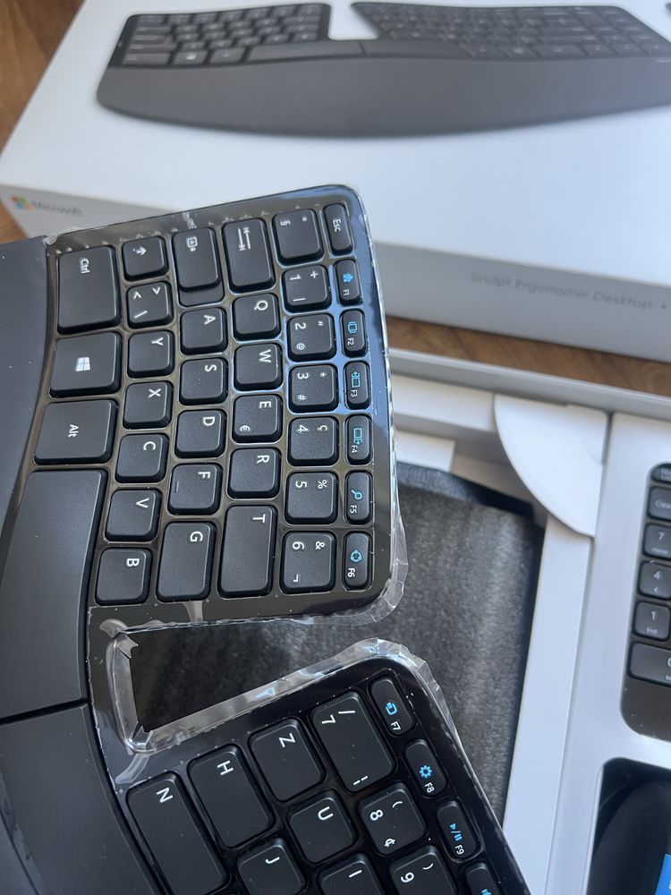 Microsoft sculpt ergonomic desktop keyboard mouse