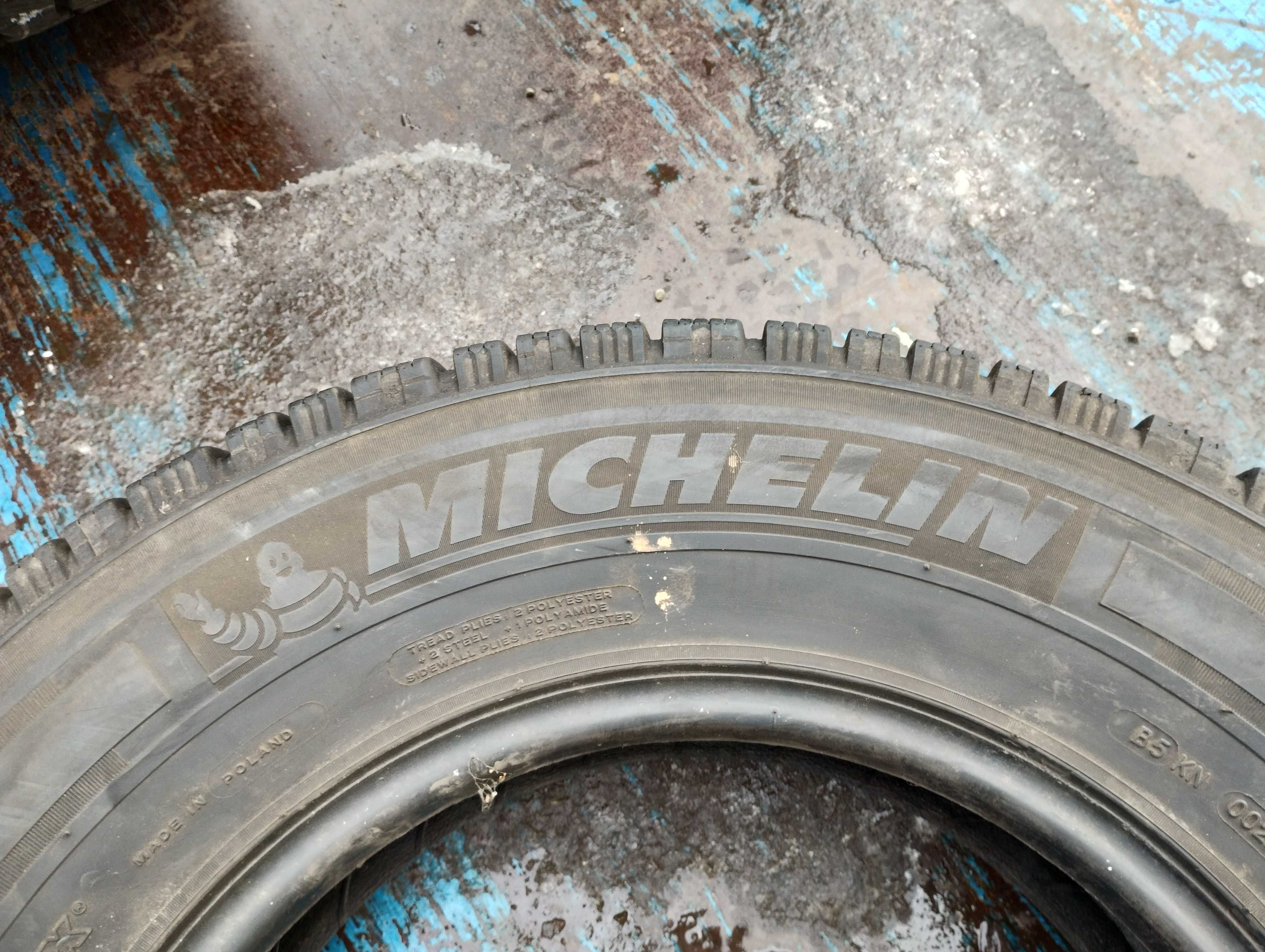 Opony zimowe Michelin Agilis Alpin 215/75/16C KPL48