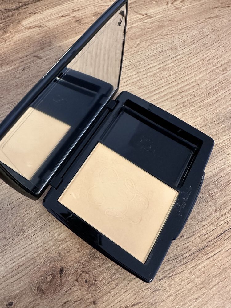 Пудра для лица Guerlain Lingerie De Peau Compact Powder