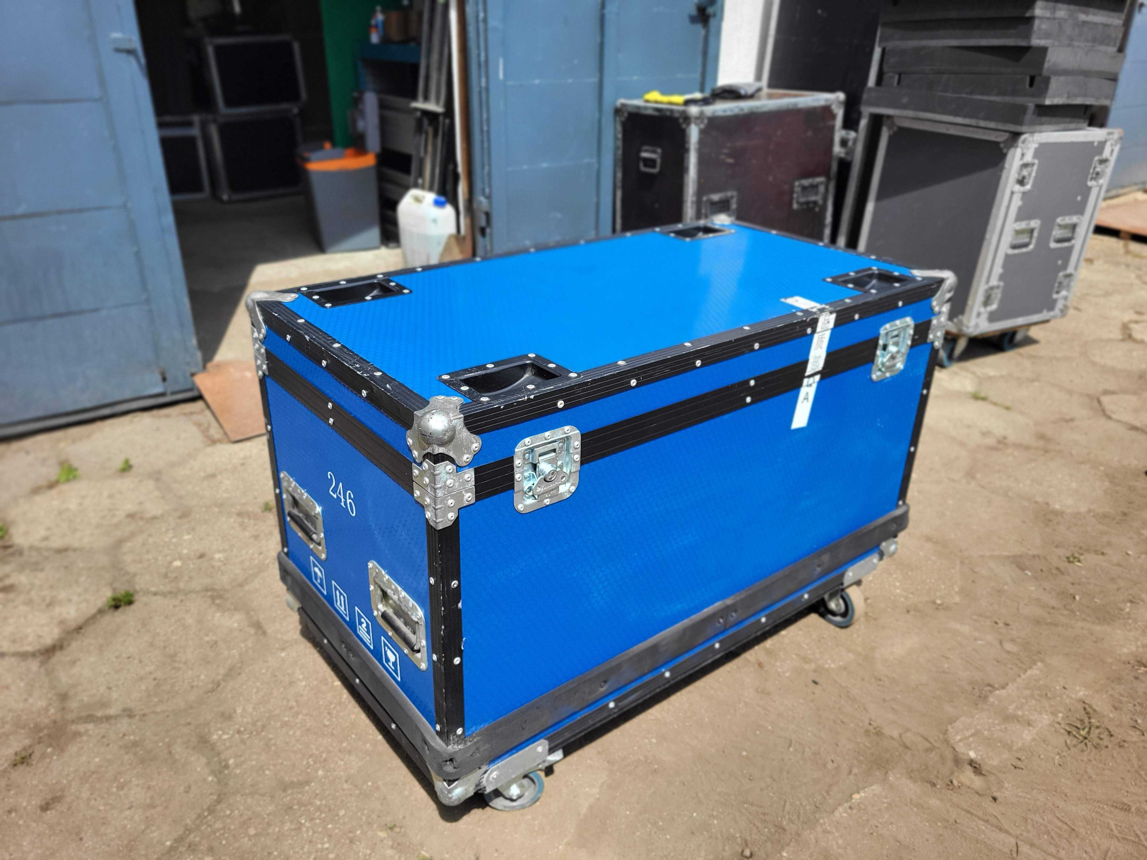 103x53x48 CASE, po diodzie 6szt 100x50, ekran flightcase