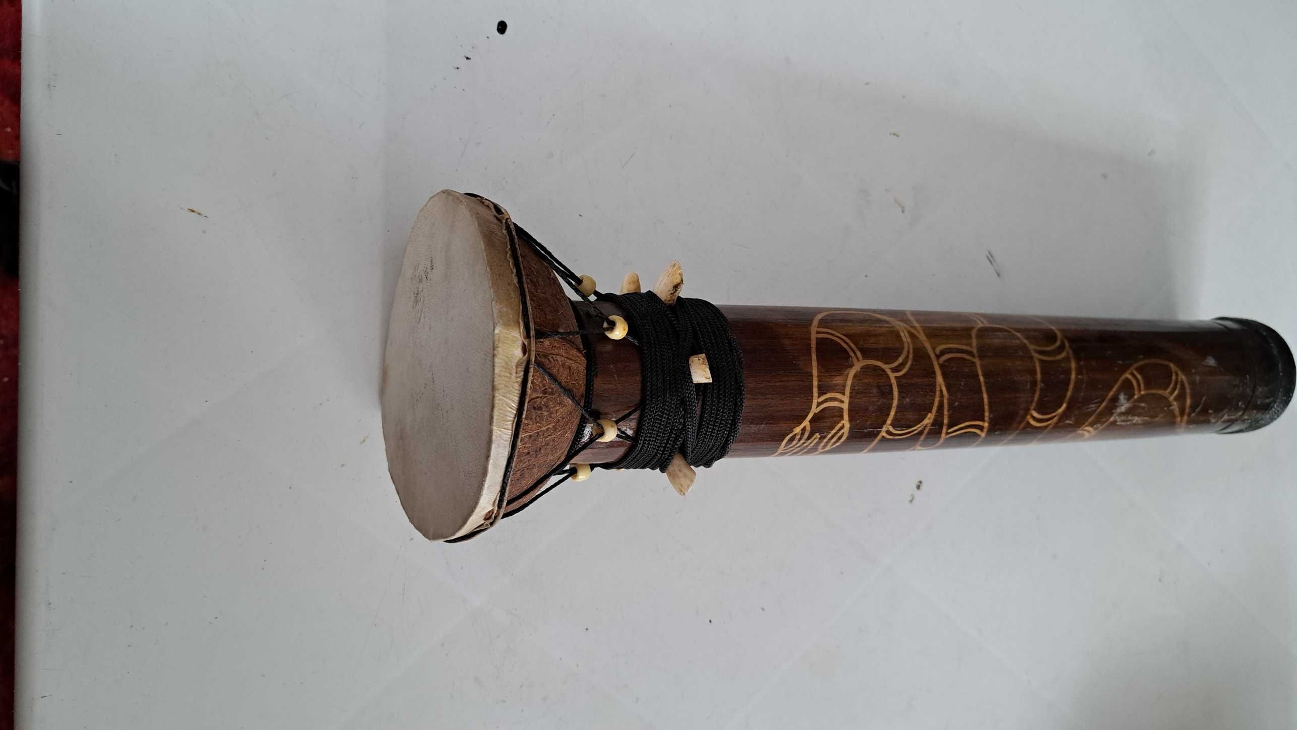 Bębenek instrument afrykański bambus