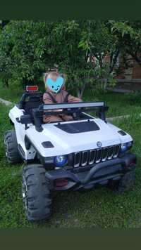Двухмесный детский электромобиль