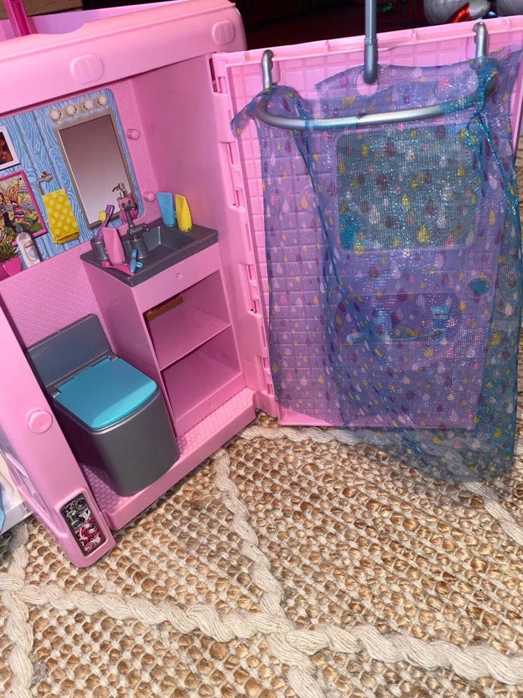 Kamper Barbie super stan
