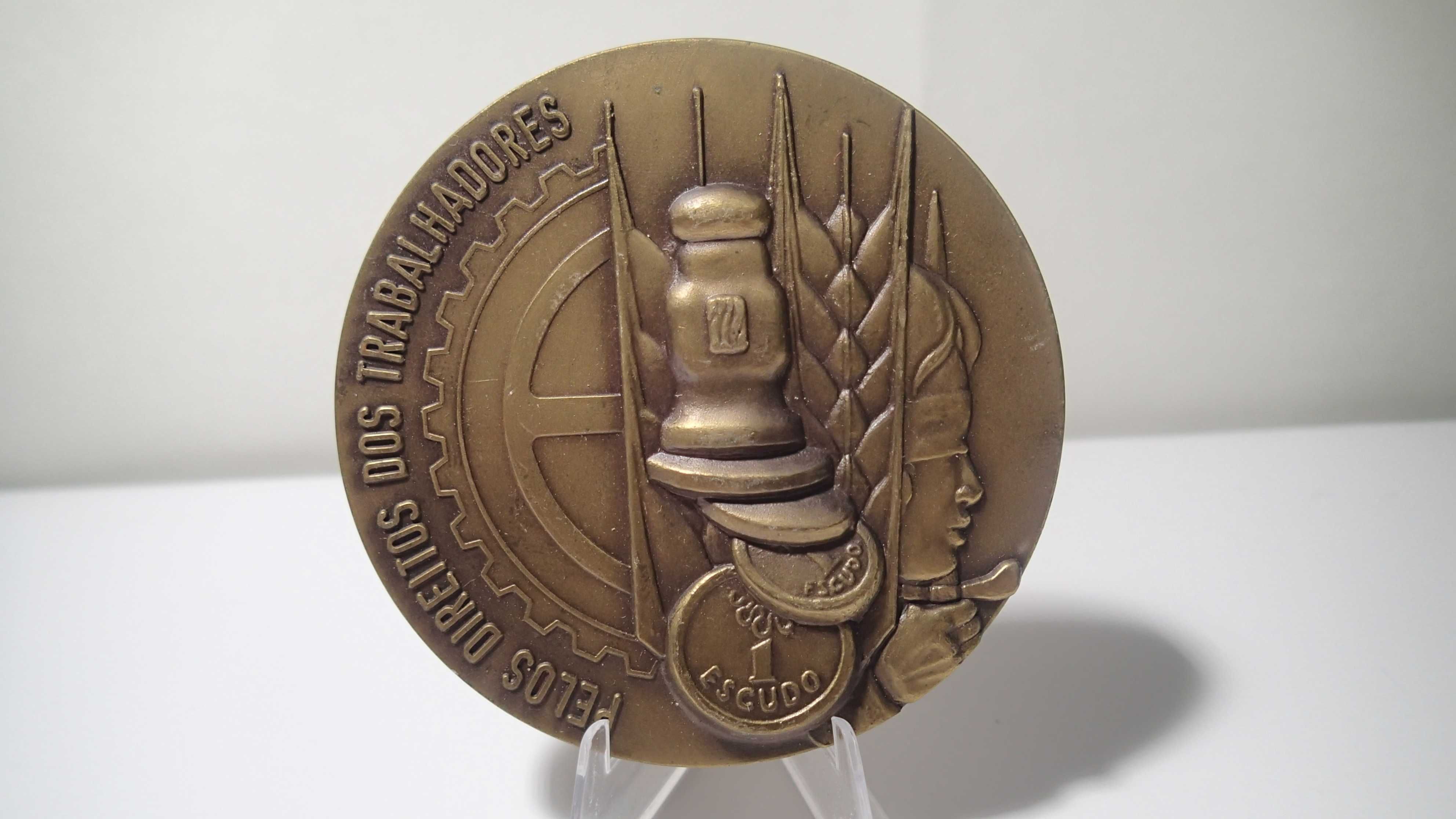Medalhas Bronze da Nacionalização da Banca e Seguros