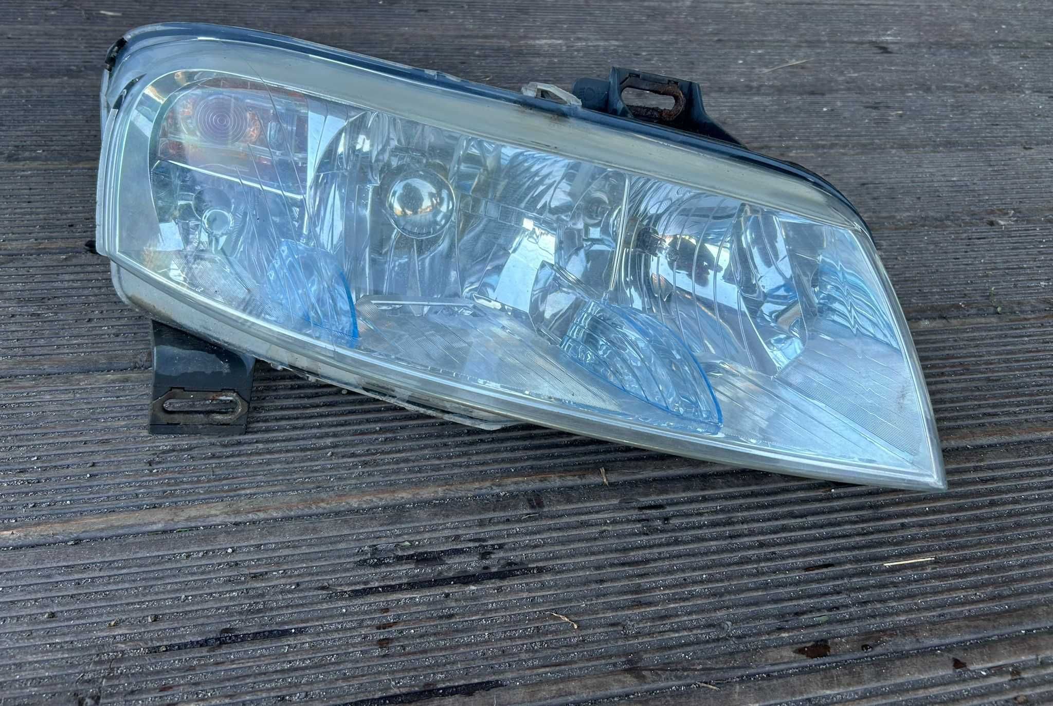 Lampa przednia Fiat Stilo prawa