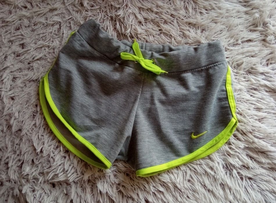 Spodenki szorty fitness Nike 36/S