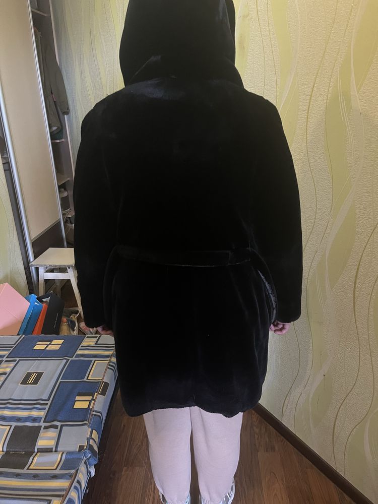 Продам шубу в хорошем состоянии (нюанс на фото)