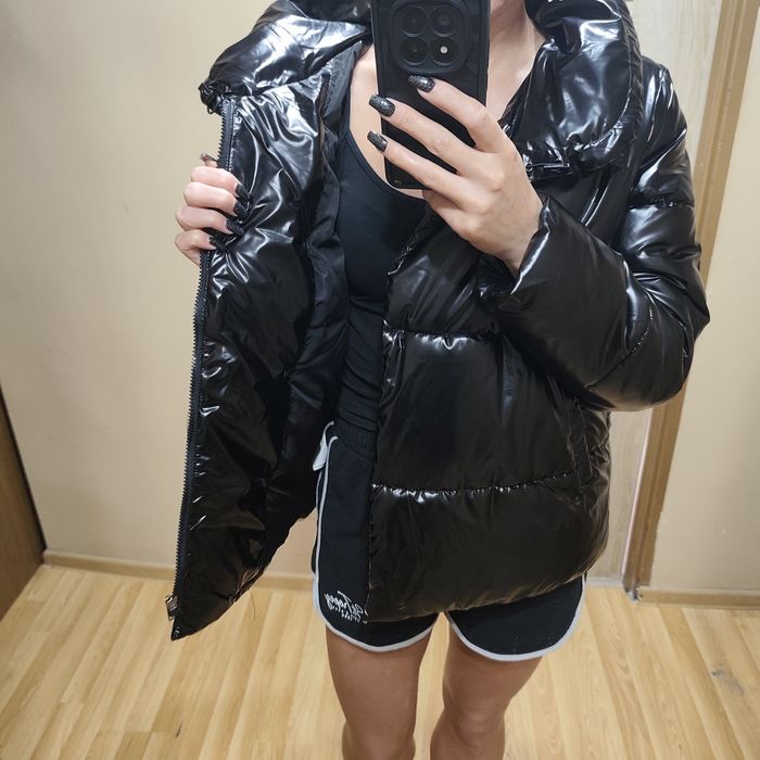 Błyszcząca pikowana kurtka m mohito