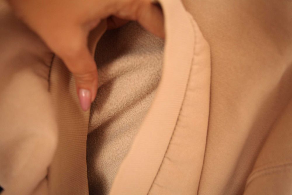 Długa karmelowa bluza oversize Bershka z szerokimi rękawami XS