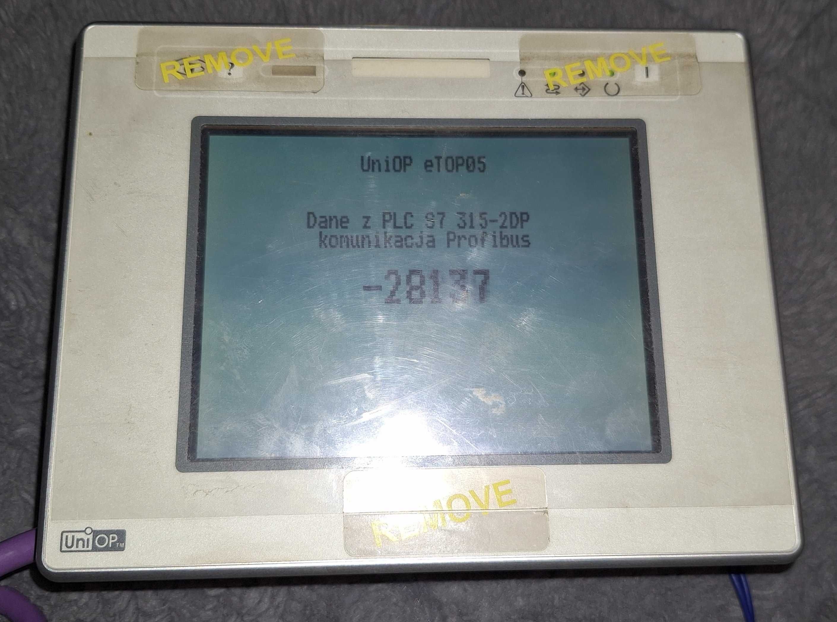 Panel Operatorski UniOP eTOP05 z Modułem Profibus i Kartą 32MB