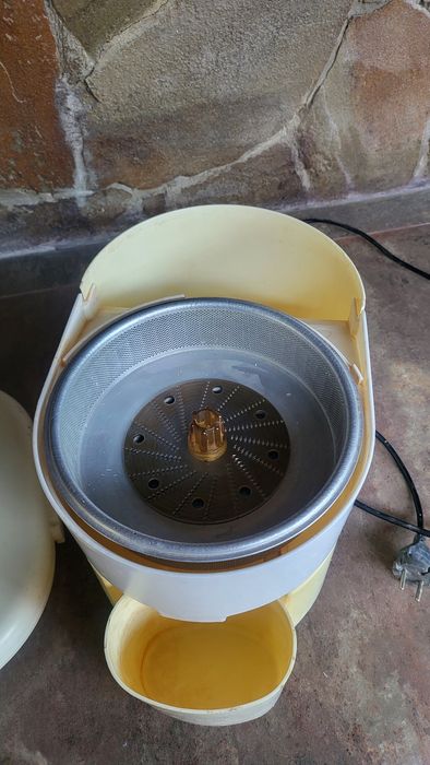 Продам соковыжималка Росинка