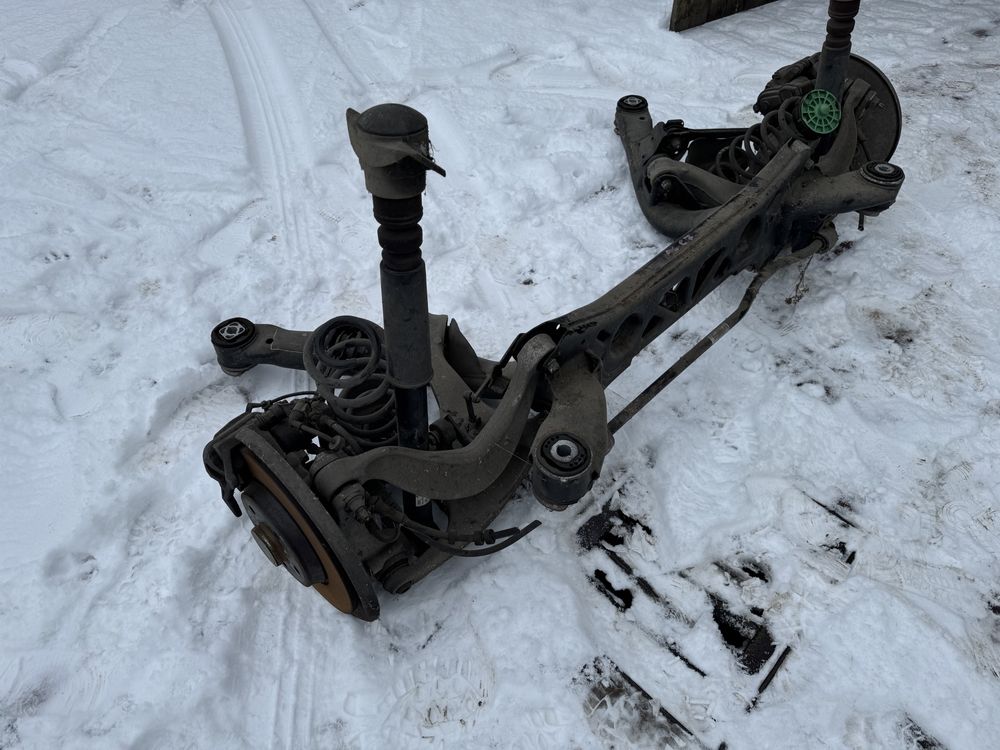 Audi A6 C7 Zawieszenie Tył belka wózek zwrotnica