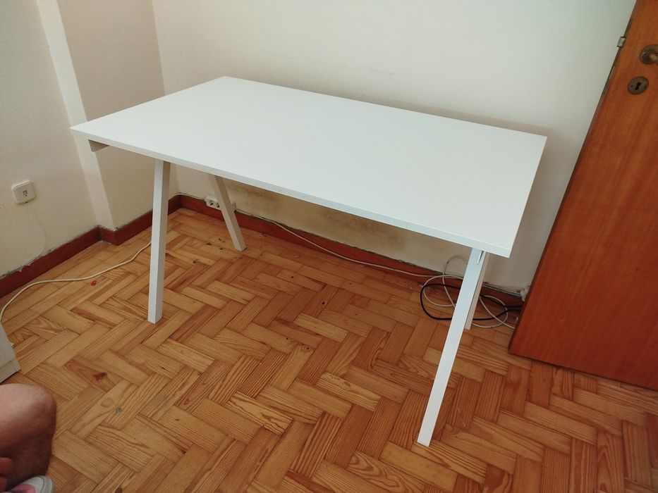 Vendo  secretária ikea como nova