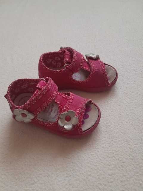 Buty / sandałki rozmiar 20