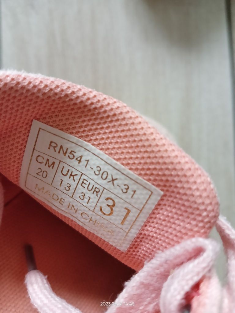 Buty Reserved dla dziewczynki 31