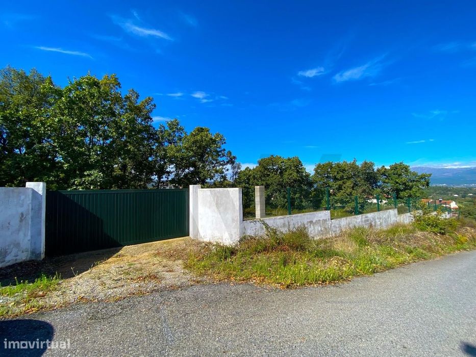Excelente Oportunidade - Terreno c/ Viabilidade de Construção – Aldeia