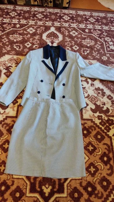 Женский костюм