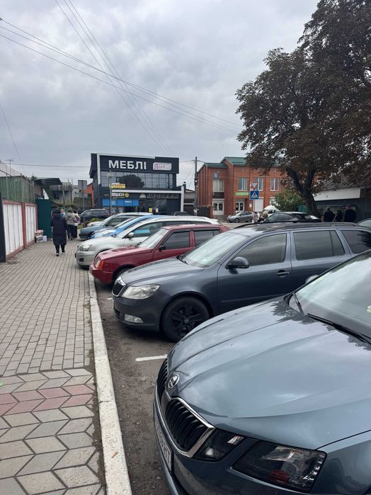 магазин біля ринку