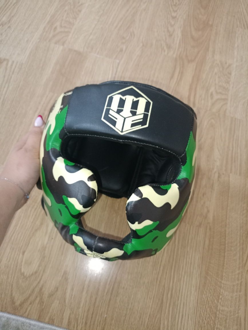 sprzedam kask bokserski