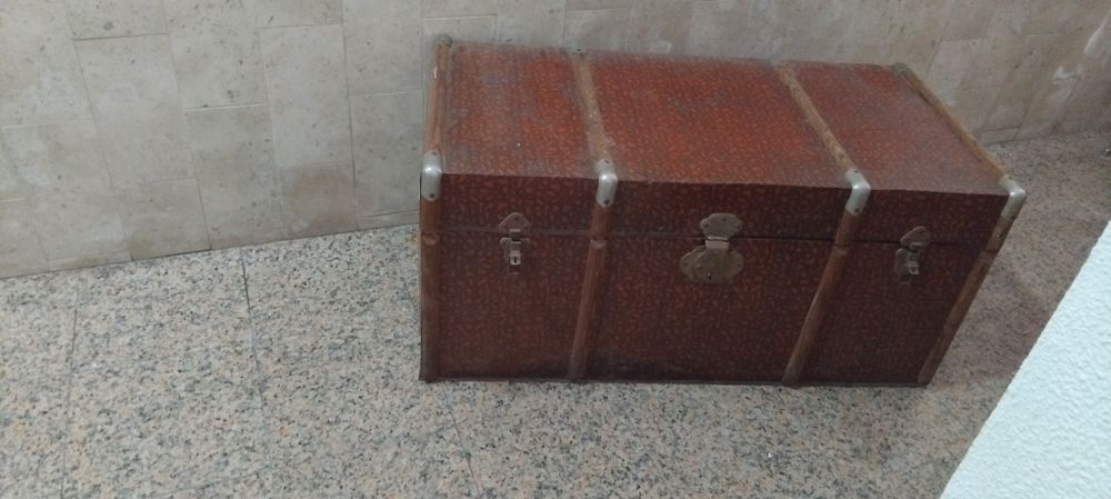 Baú antigo em chapa