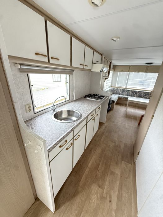 Domek holenderski Sunseeker 8.6m/3.3m, dwie sypialnie, transport