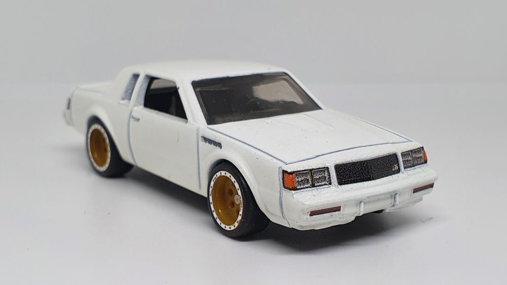 Hot Wheels Premium  '87 Buick Regal GNX
