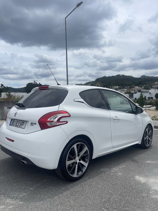 Peugeot 208 1.6D Feline