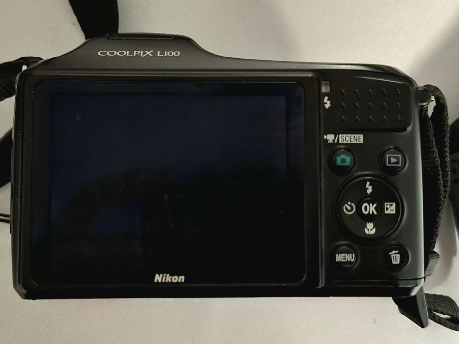 Фотоапарат Nikon Coolpix L100