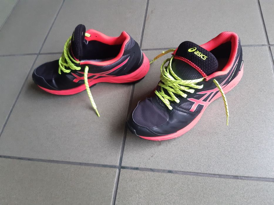 Sportowe damskie buty 38 i 39