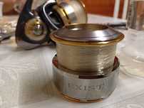 Szpula do kołowrotka Daiwa exist 3000 .