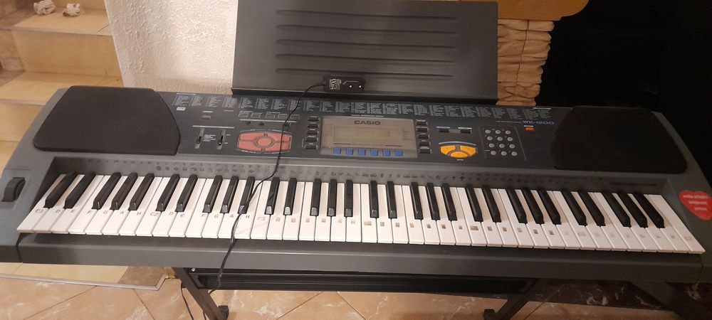 Keyboard Casio WK1200.