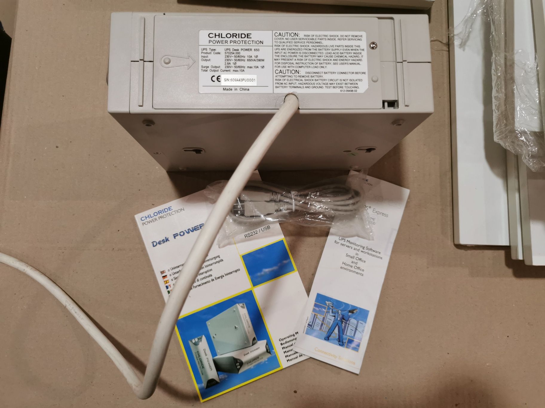 Источник бесперебойного питания CHLORIDE Desk Power 650