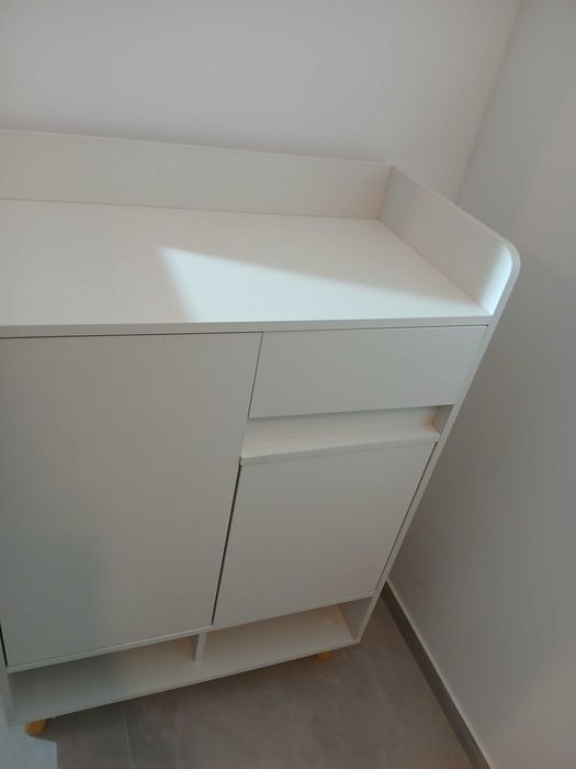 Nowa złożona szafka na buty itp