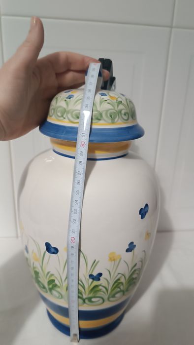 Pote grande Porcelana. Faria e Bento. Pintado a mão .
