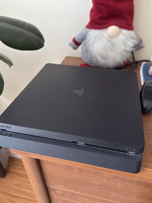 PlayStation 4 slim