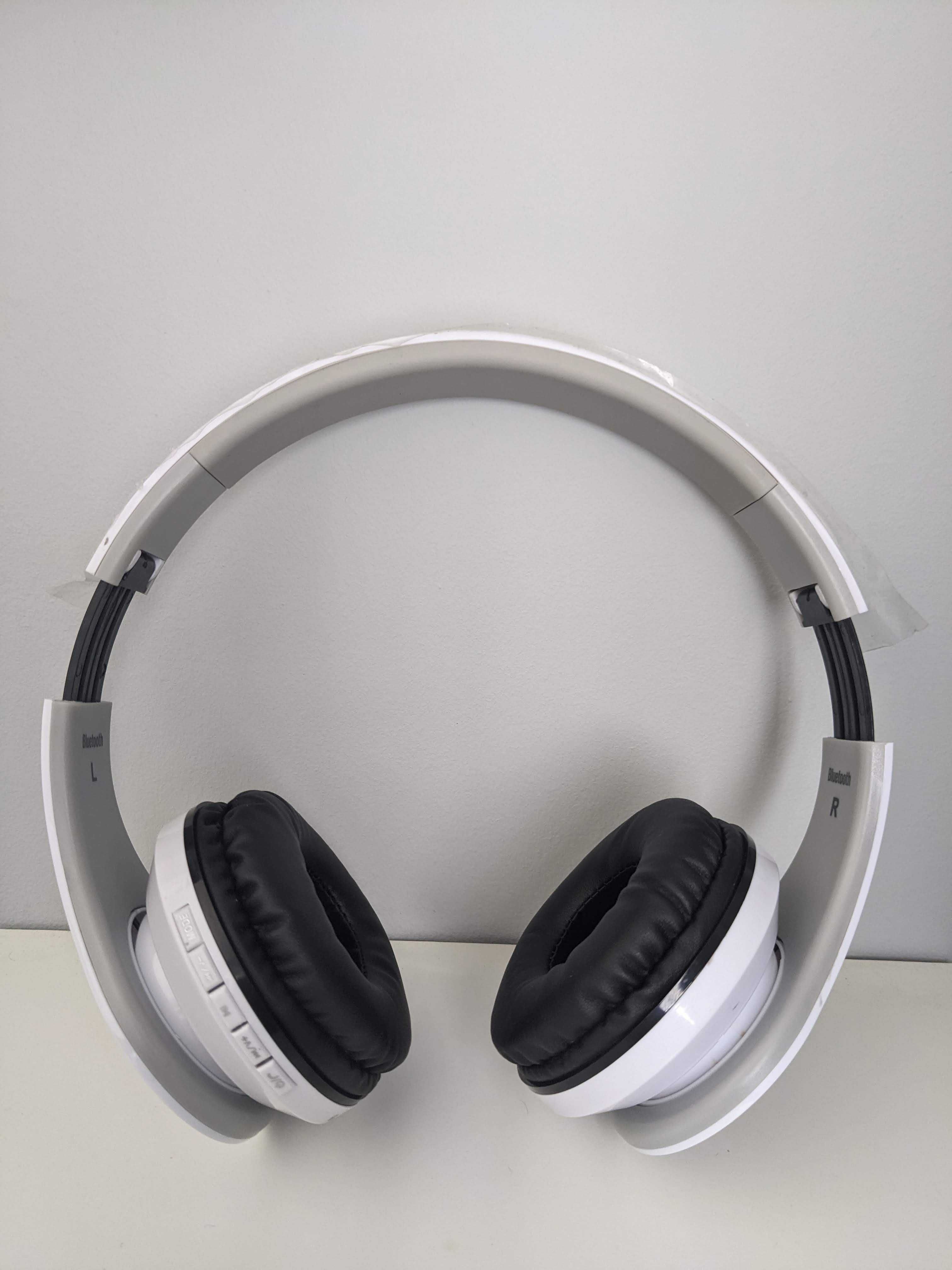 Headset Darsy: Bluetooth + Microfone + Cartão Mini SD + Rádio