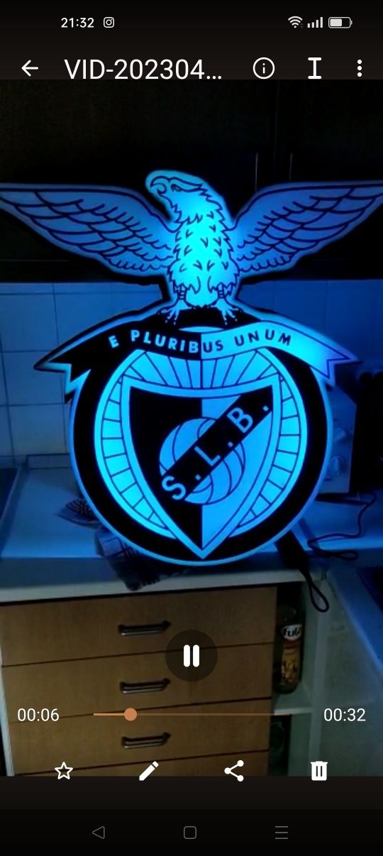 Vendo Símbolo do Benfica em acrílico e luz RGB