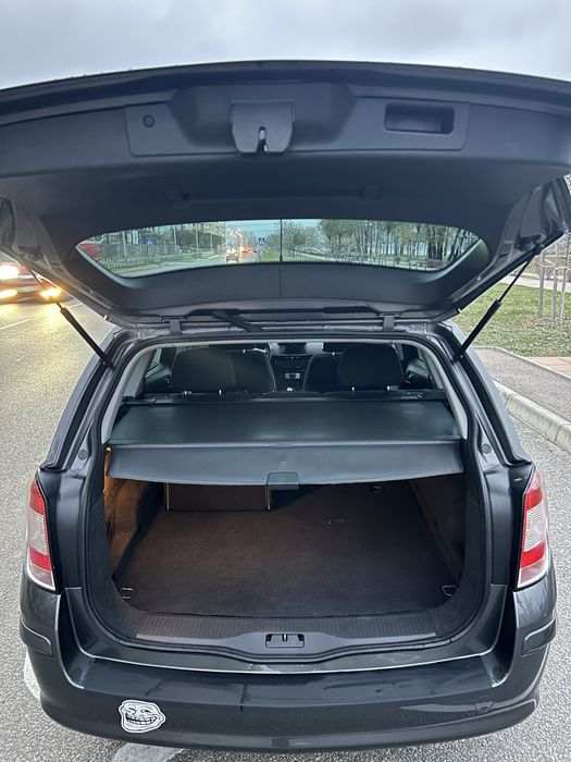 Opel Astra 2010 1.4 бензин