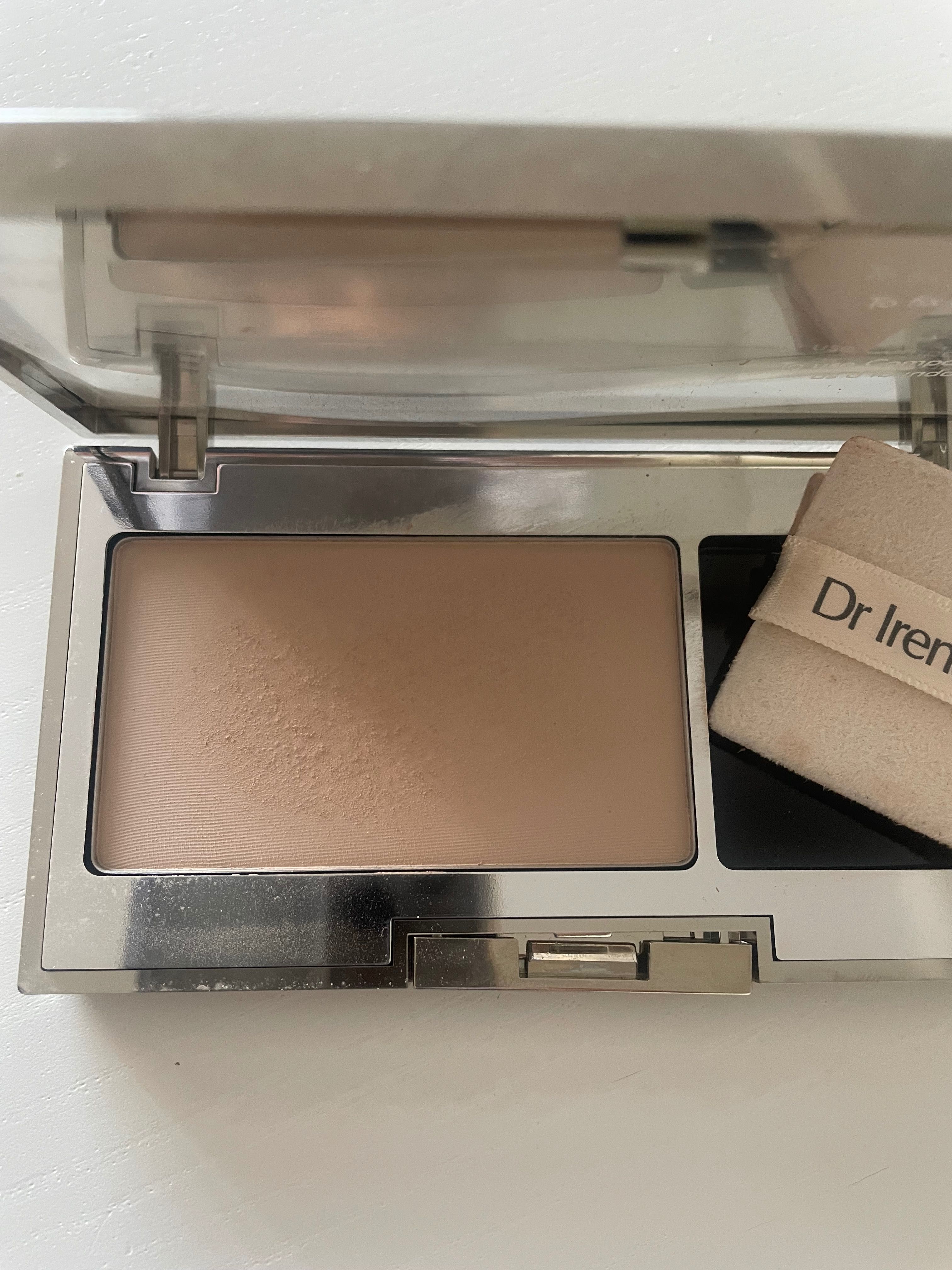 Puder Dr Irena Eris w kompakcie