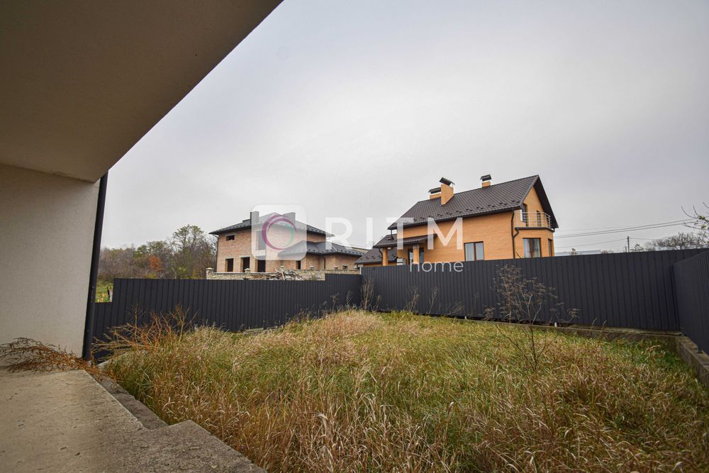 Продаж таунхаусу в престижному районі — Кутківці, вул. Батьківського