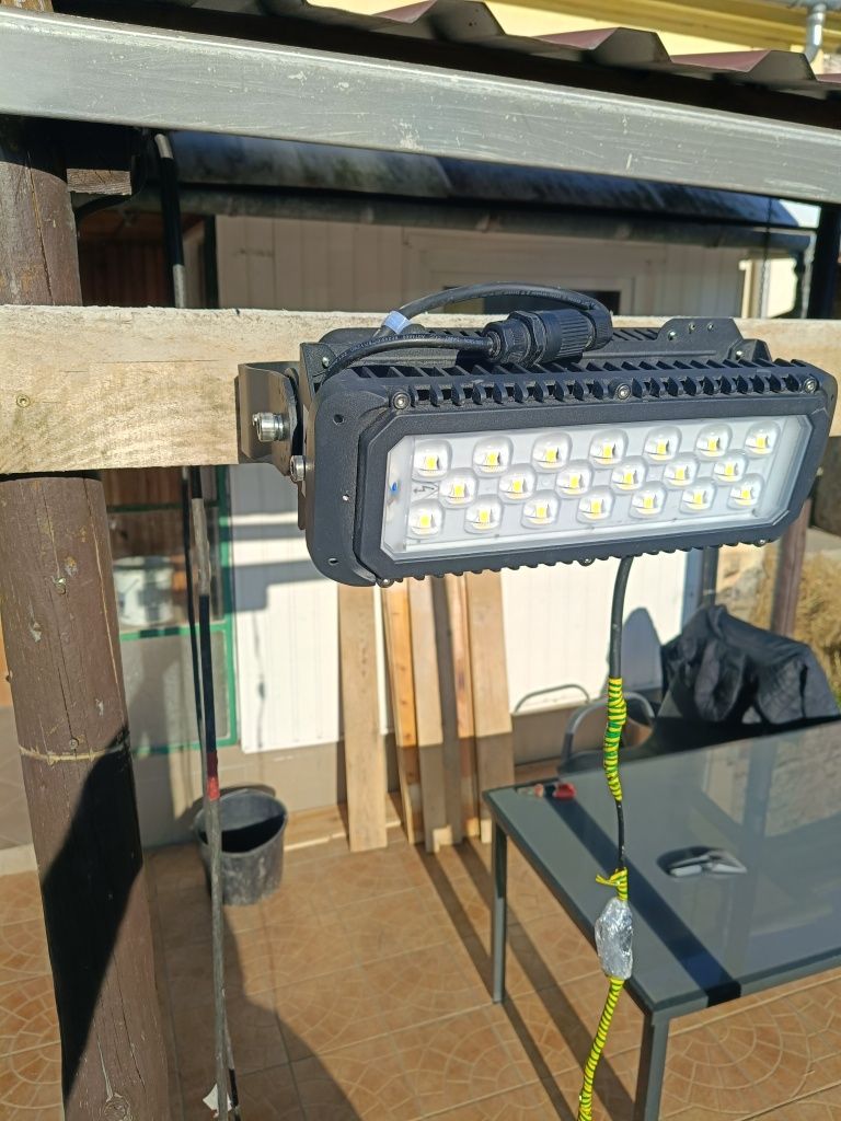 Halogen LED reflektor 75wat 4000K