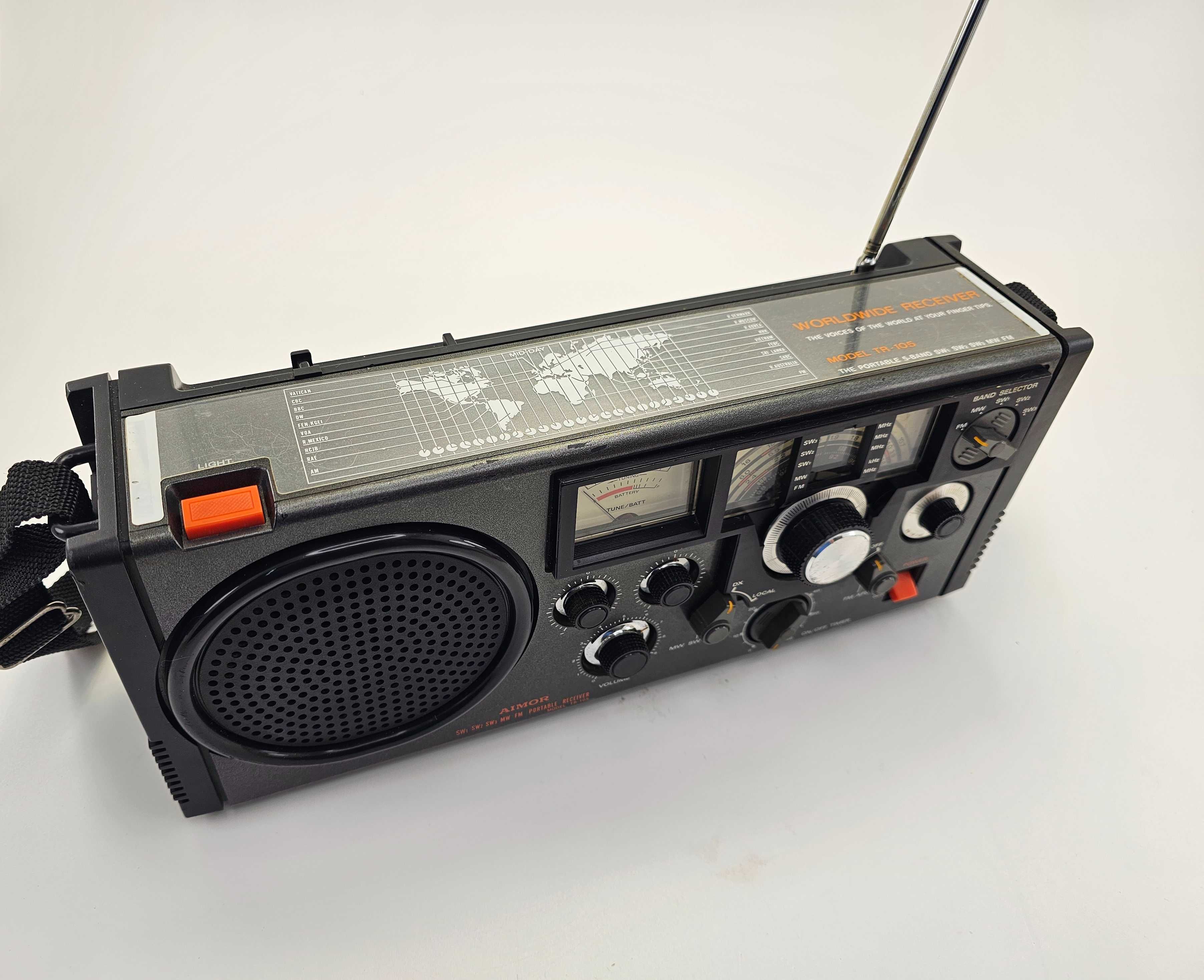 RÁDIO VINTAGE marca AIMOR com banda FM, AM, e SW