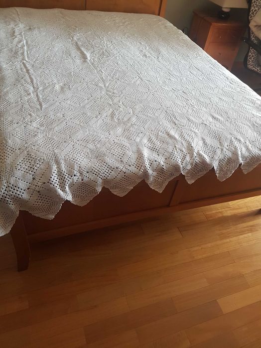 Colcha em renda para cama de casal
