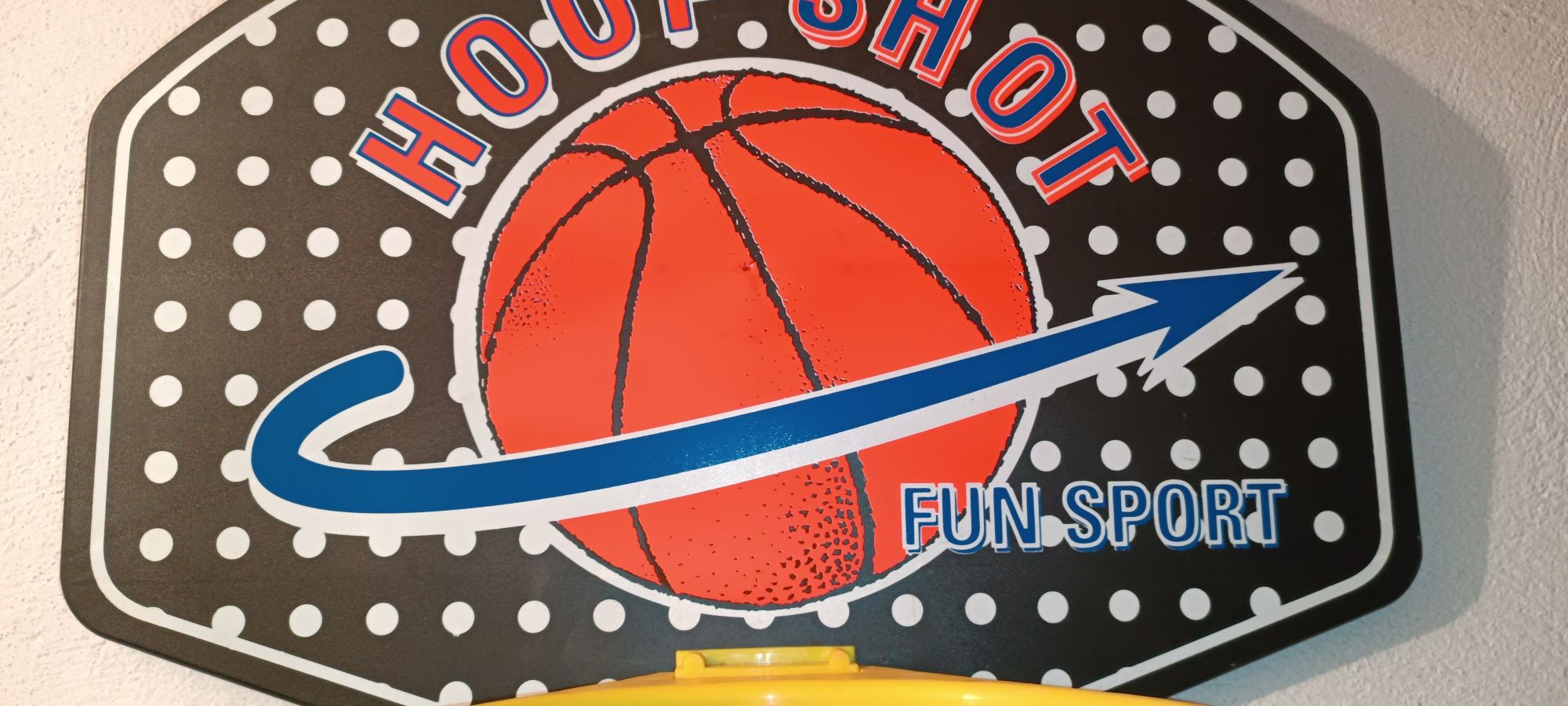Tabela de basquetebol para crianças  com bola