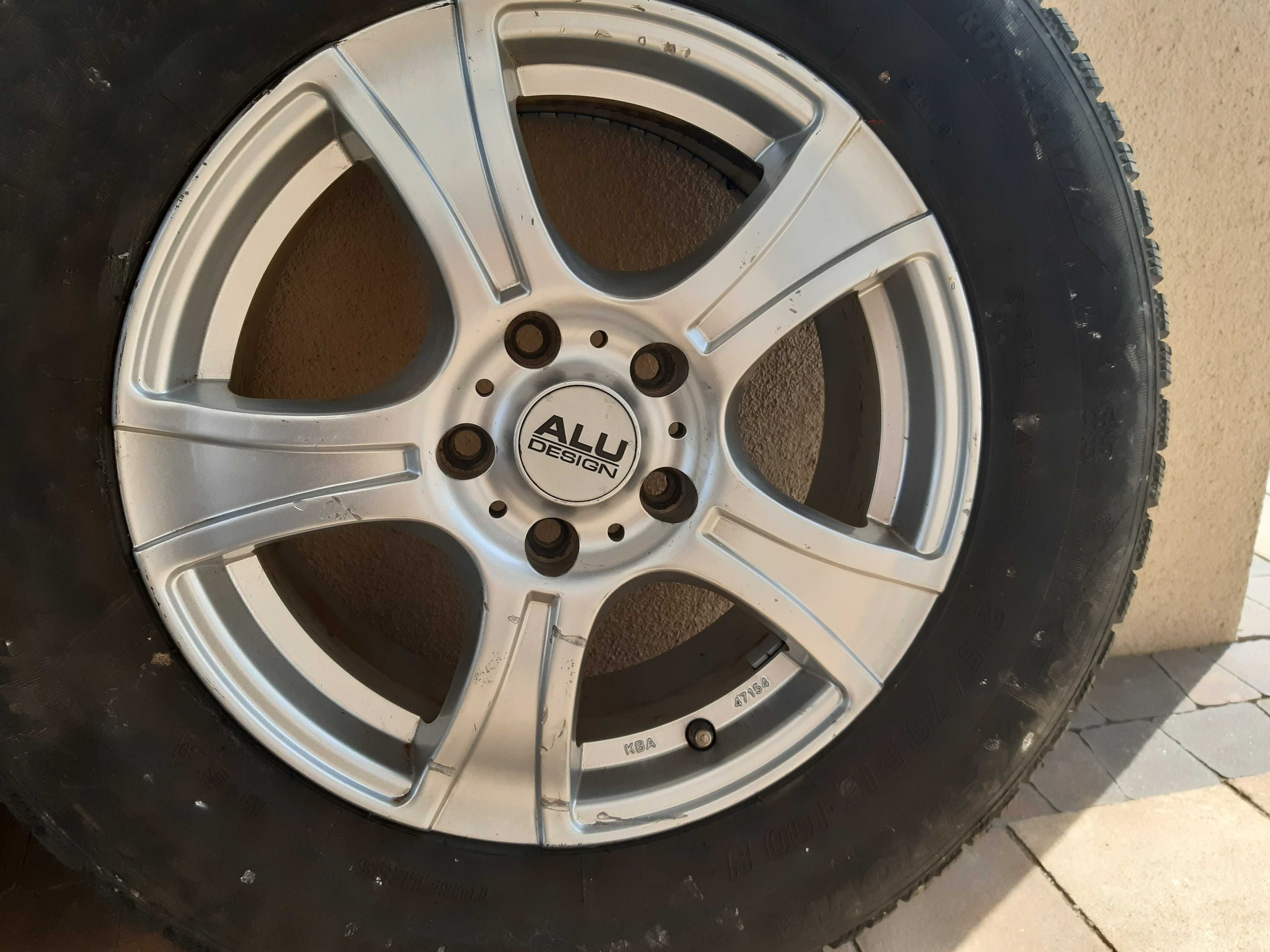 opony zimowe na alufelgach 215/70 R16